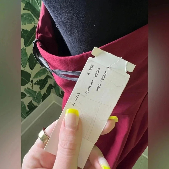 After Six Women’s Burgundy Oxblood One Shoulder Formal Gown Prom 14 NWT - Picture 7 of 9